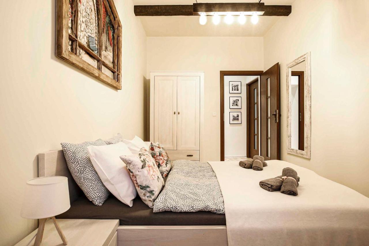 2-Room Apartment With Kitchen, Heart Of Cracow Old Town Krakau Exterior foto